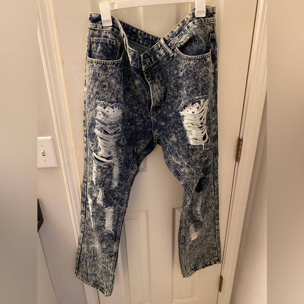True Rock distressed, stone washed, Men’s Jeans. Stars, size 40
